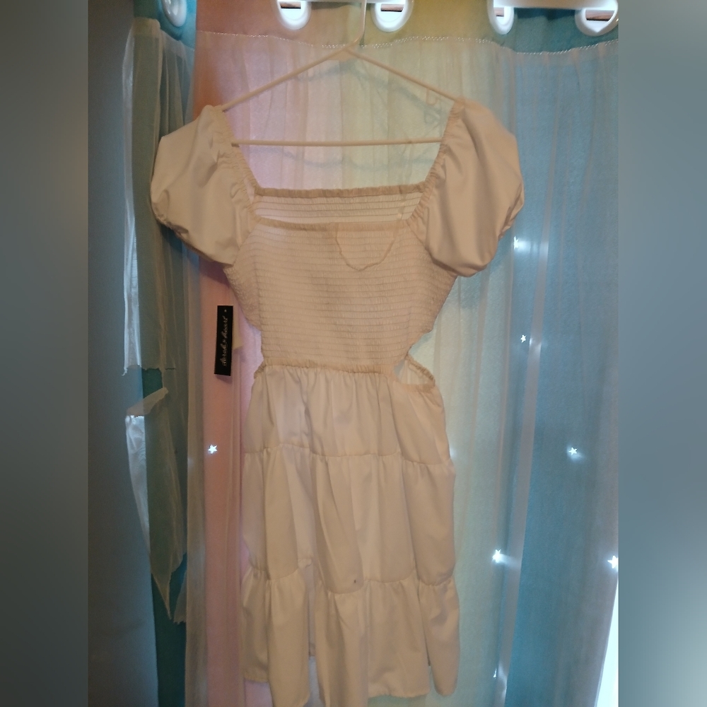Dress - Picture 2 of 2